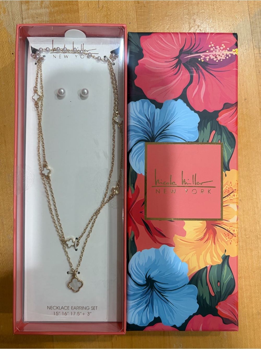Nicole Miller Necklace Earring Set
15” 16” 17.5”+ 3”